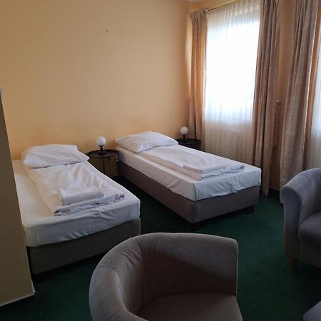 Hotel Malwa Ostrow Wielkopolski Luaran gambar